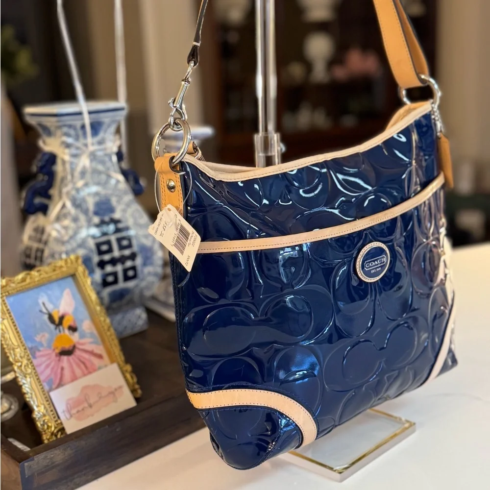 ๐๐ NWT COACH PEYTON NAVY PATIENT LEATHER BAG! - Picture 4 of 13